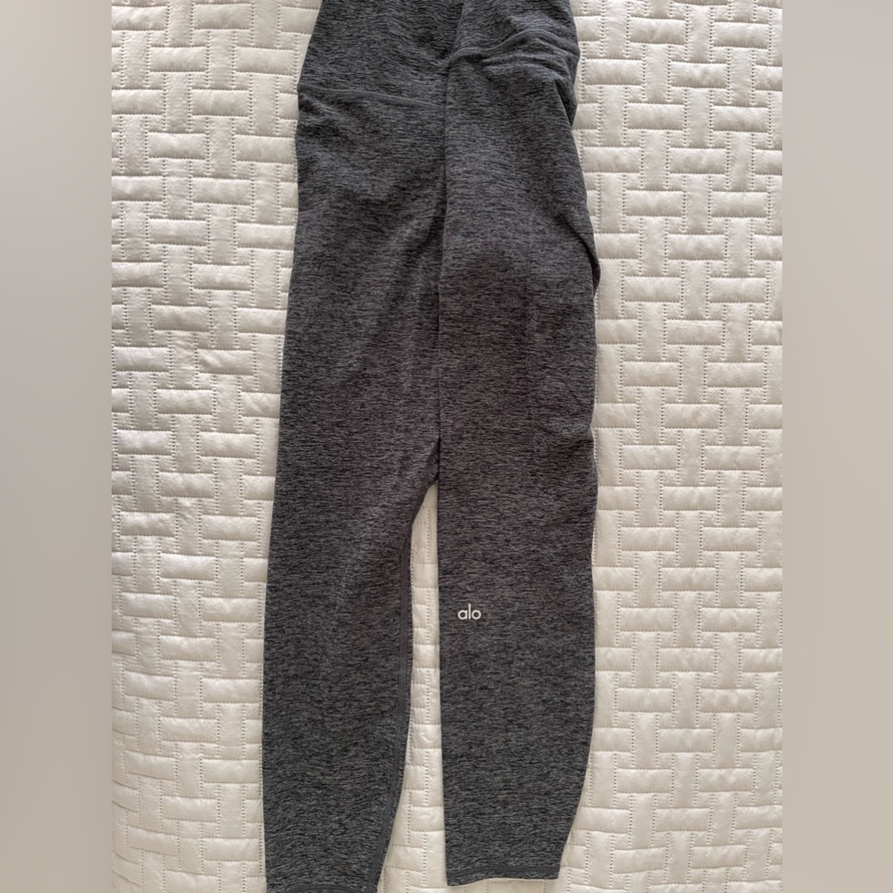ALO Alosoft High-Waist 7/8 Highlight Leggings, Dark Heather Grey, Medium